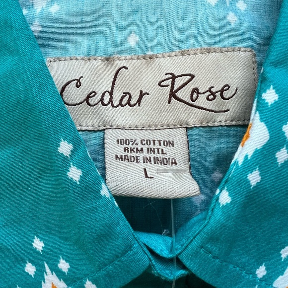 Cedar Rose Aztec/southwest pearl snap top. NWT. Large - Picture 5 of 6